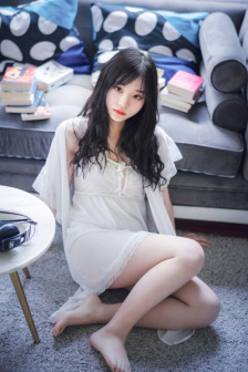 女皇跪趴在龙椅下吞吐